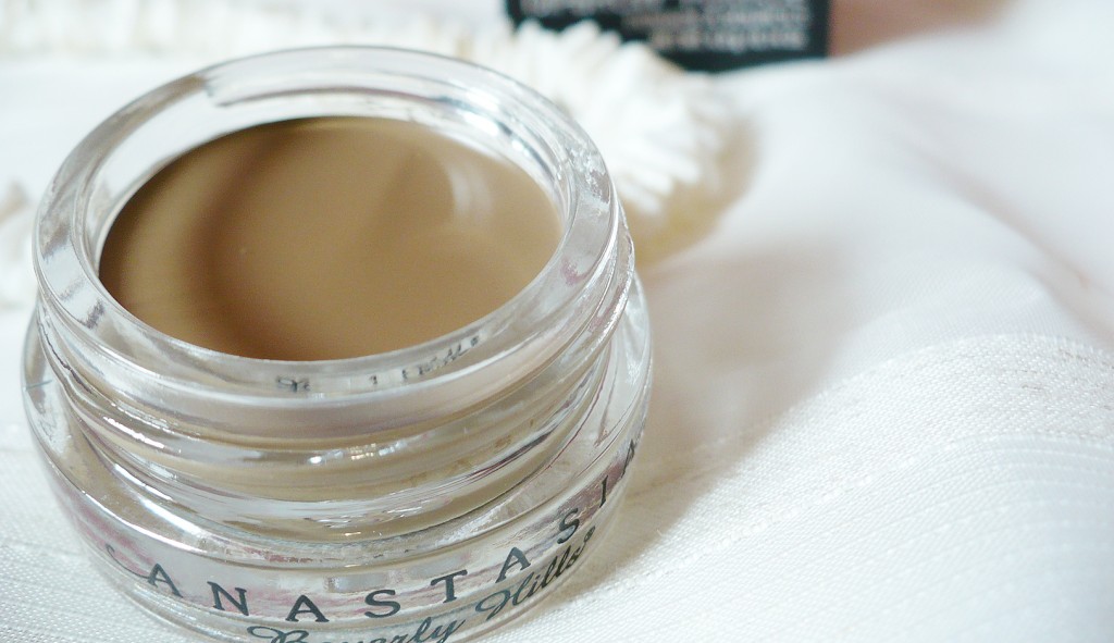 anastasia-dipbrow-pomade-taupe