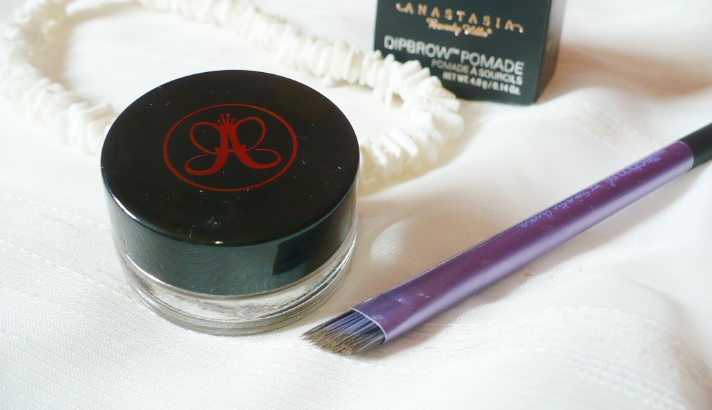 anastasia-dipbrow-pomade-taupe-4