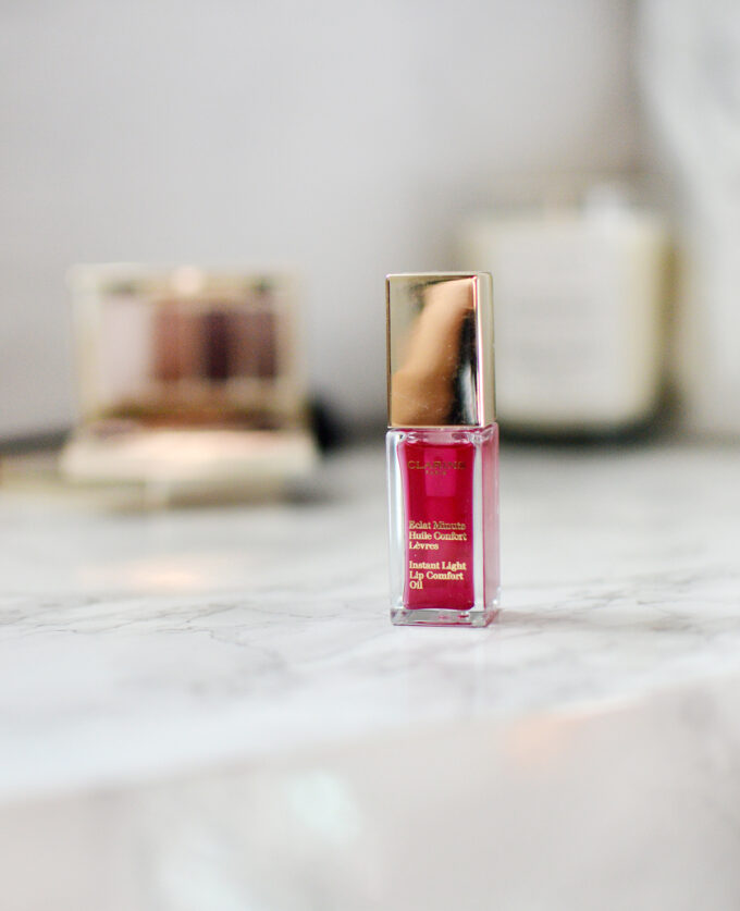 Clarins Instant Light Lip Comfort Oil Review.