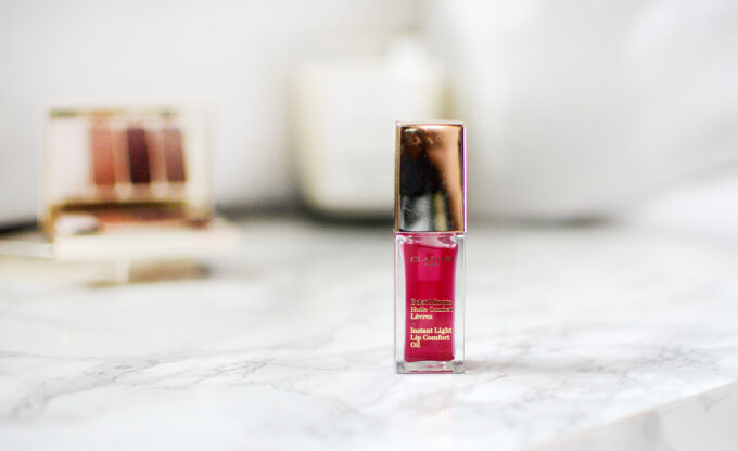Clarins Instant Light Lip Comfort Oil Review.