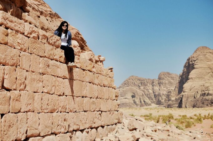 Overnight in Wadi Rum | Sleeping in the Desert - Hanging out in Lawrence House before lunch was served!