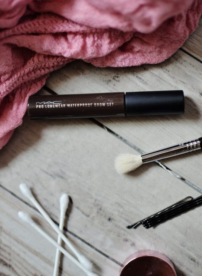 MAC Prolongwear Brow Set Review.